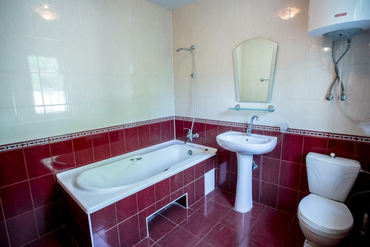 Premium Hotel Izmaïl Extérieur photo